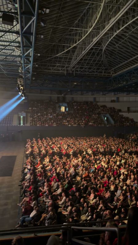 The full arena during the concert