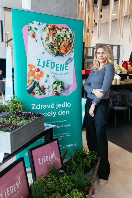 The space branded in Zjedené colours